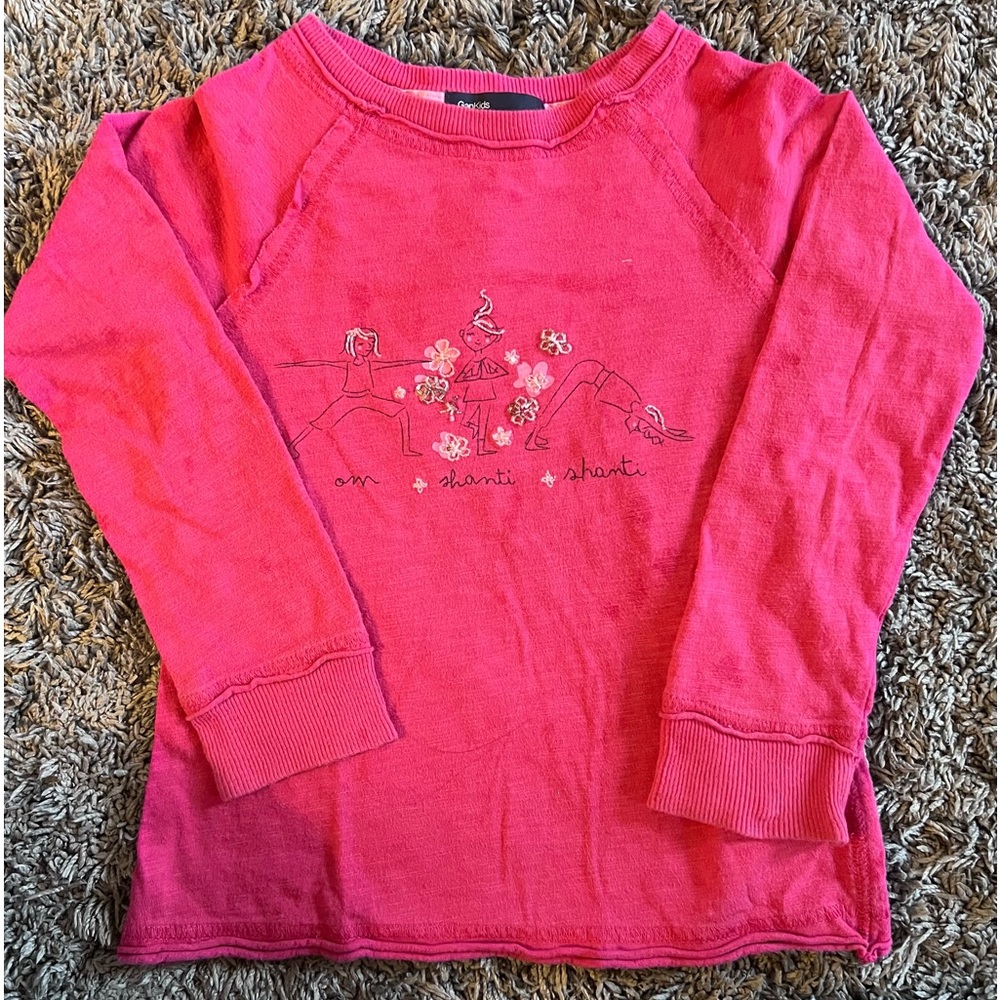 Adorable Gap kids pink long sleeve tee. Size XS (4-5).